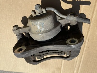 Pinza de freno delantera Hyundai Accent 2014 usada (izquierda y derecha) Foto 1 de 4