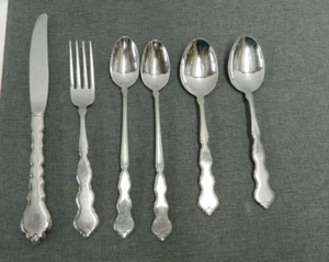 ONEIDA VALERIE PATTERN  LOT 6 PIECES - Picture 1 of 2