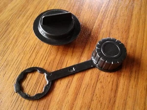 GOTT Gas Can Parts Kit STOPPER CAP +REAR VENT w Gasket Tether Gallon Rubbermaid  - Picture 1 of 9