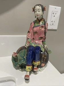 Vintage Chinese Wucai Porcelain Pottery Beauty Women Belle Lady Flowers - Rare - Picture 1 of 11