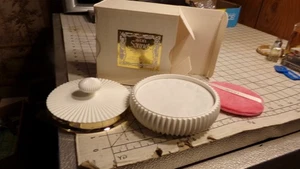 Avon Sonnet Dusting Powder Container & Powder with Pink Powder Pad - Picture 1 of 9