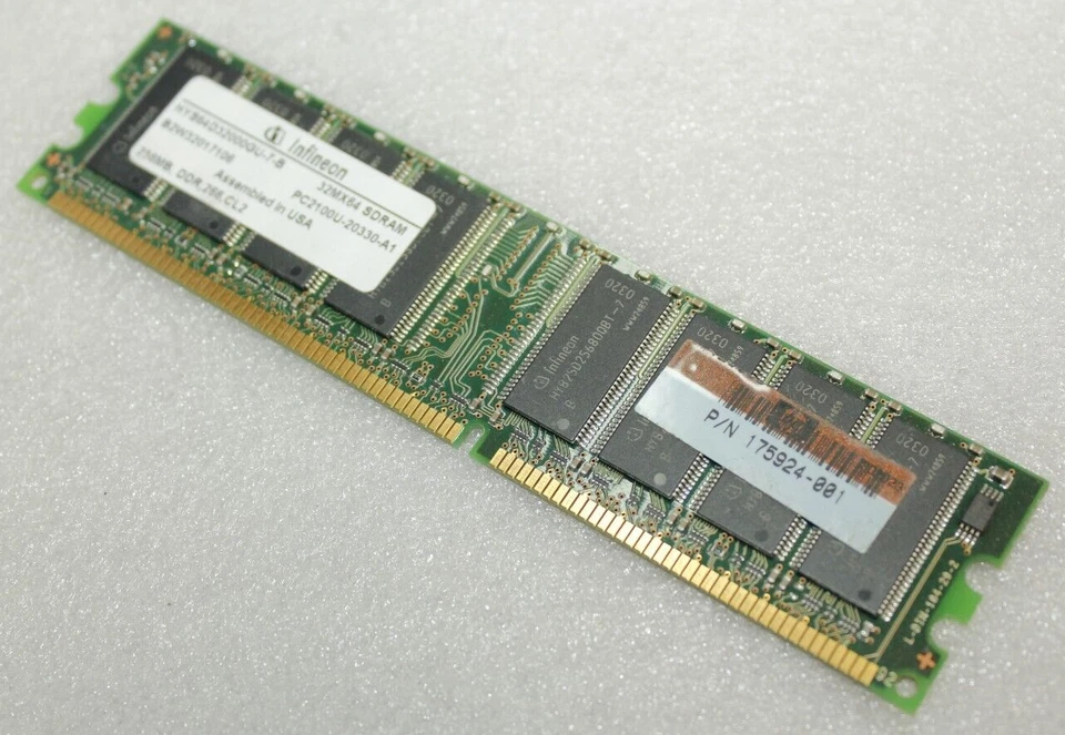Infineon 256MB DDR 266mhz Desktop Memory Ram HYS64D32000GU-7-B - Image 1 of 1
