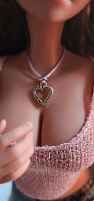 Colar rosa pingente coração tamanho boneca inteligente escala 1/3 - Imagem 1 de 3
