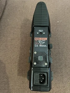 RED DIGITAL CINEMA CVTR2 RED Brick Charger For V-Mount Batteries - Picture 1 of 3