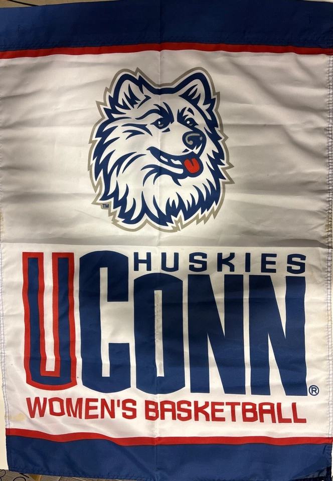NCAA UConn Mujer Baloncesto 28" x 40" Poliéster Banner (2002, Nuevo Ent. Creativo Foto 1 de 4