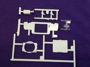 1969 Dodge Charger RADIATOR HORNS SHROUD BATTERY for Revell 1:25 Model Kit 69 - Picture 1 of 9