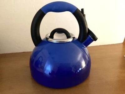 Cocineros 2,5 cuartos de galón. Tetera esmaltada mango suave silbido tapa extraíble cierre de caño Foto 1 de 4