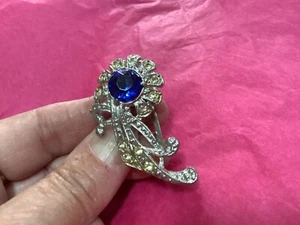 vintage fur dress clip siver tone flower blue center - Bild 1 von 9