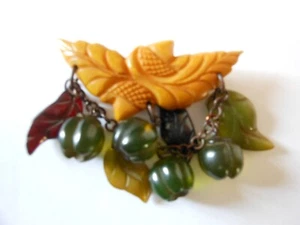 Bakelite Acorn  Pin Brooch with Dangling Acorns Leaves - Picture 1 of 2