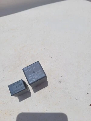 Kia Sedona Sportage Rio  2001 2002 2003 2004 2005 Relays OK53A67740 & OK55267740 - Image 1 of 2