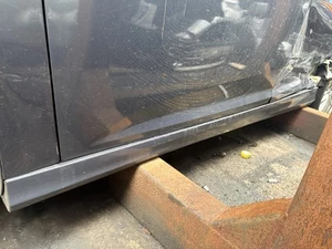 Ford Focus Mk3 Zetec S Schrägheck 5-Türer 2010-17 Seitenschweller (Beifahrerseite) grau - Bild 1 von 4