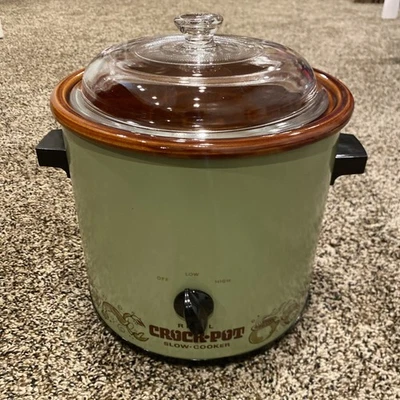 Vintage 1970s Rival Crock Pot Slow Cooker 3.5 qt Avocado Green Model 3100/2 - Image 1 of 4