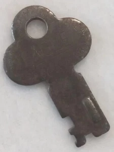 Llave vintage EAGLE LOCK Peterboro, Canadá ~ 1-5/8" ~ Usada ~ ¡Envío rápido! - Imagen 1 de 4