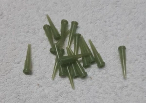 Puntas dispensadoras de líquido de pegamento cónico de plástico verde 14G - Imagen 1 de 5