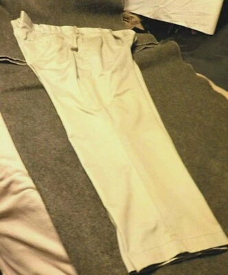 IZOD 'concrete' "chino" (40 X 30) wonderful condition, compare @ $30.00 - Image 1 of 4