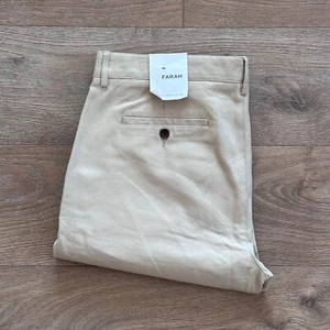 BNWT Mens Farah Sandstone Elm Hopsack Chinos (W36/L32) - Picture 1 of 4