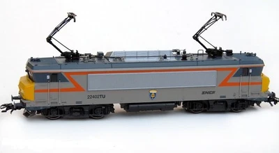 Märklin: Electric Tunnel Loco BB 22200 of the SNCF #83320 Digital-NEW OLD STOCK! - Image 1 of 4