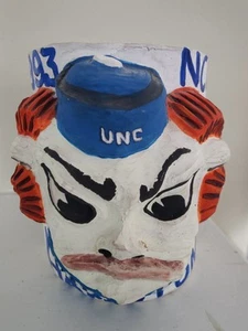 Taza de lápiz de cerámica hecha a mano vintage 1993 UNC Tar Heels Champions 4" - Imagen 1 de 5