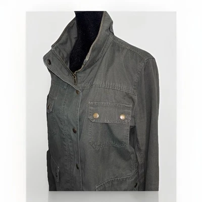 Chaqueta para mujer Kut from the Kloth verde cremallera completa estilo carga militar talla L Foto 1 de 4