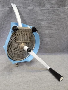 Brunner Kloßreibe, DDR Kartoffelreibe, Gemüsereibe mit Kurbel + 1x feine Scheibe - Bild 1 von 9