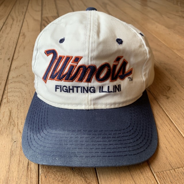 The ILLINOIS FIGHTING ILLINI OVERHAND SCRIPT TWO TONE '47 MVP DV '47 on  sale - Purchase now