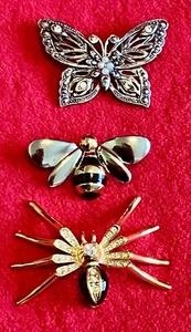 Lot LIZ CLAIBORNE BEE BUTTERFLY GOLD TONE BLACK SPIDER RHINESTONE BROOCH PIN  LD - Picture 1 of 7
