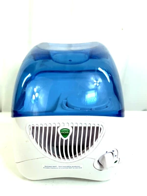 Vicks Model V3100 Cool Mist Humidifier 1.0 Gallon - Image 1 of 4