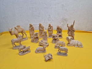 alte Krippenfiguren Krippe Holzfiguren Handgeschnitzt Figur Holz 17-tlg. Set - Bild 1 von 24