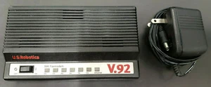 Módem de fax vintage US Robotics V.92 56K modelo 5686 (encendido) - Imagen 1 de 6