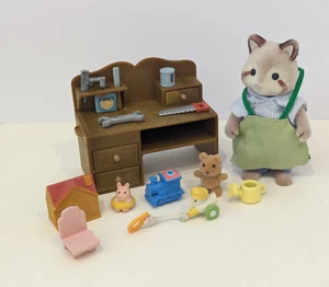 SYLVANIAN TOY MAKER with desk and toys - Picture 1 of 6