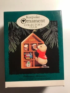 HALLMARK Keepsake 1995 COLLECTING MEMORIES Membership Club CHRISTMAS ORNAMENT - Picture 1 of 1