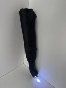 Regenschirm mit LED-Beleuchtung - Bild 1 von 4