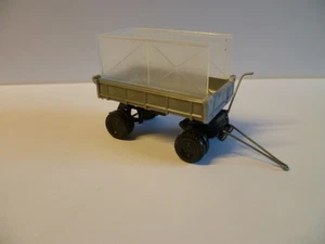 Plastspielwaren ESPEWE MODELLE 1:87, Mini Car, Seitenkipp-Anhänger mit Aufsatz - Bild 1 von 5