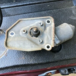 11 12 MITBUSHI FUSO FE 160 WIPER MOTOR TESTED GOOD P/N MK580572 - Picture 1 of 3