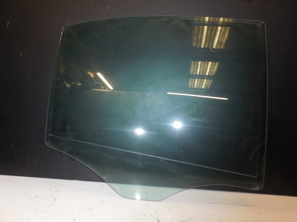 Ventana trasera derecha puerta cristal 03-09 mercedes-benz w211 sedan e350 e320 e500 e55 Foto 1 de 4