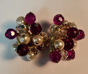 Pendientes colgantes vintage de 1,75" en tono dorado de Cranbury, cristal y perlas - Imagen 1 de 5