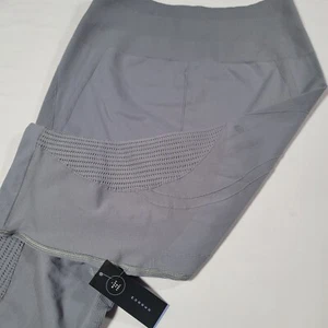LULULEMON Sz 10 Womens Gray Shorts Crop Compression Capri Pant Leggings Textured - Picture 1 of 17