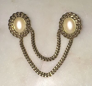 Vintage CACHAREL Double Brooch Oval 2 Pearl Gold Metal Chain Coat Sweater Pin - Picture 1 of 4