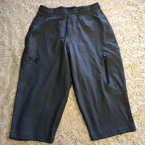 Neu mit Etikett Under Armour erhöhte halbe Hose für Herren rhinograu Größe Small - Bild 1 von 5