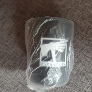 Warhammer 40K Dice Shaker (Pelle, Edizione Anniversario, Sigillato, 2025) - Foto 1 di 2