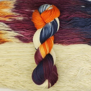 Handgefärbte Sockenwolle 4-fach 100g 420m Weinberg Bordeaux Orange Lila Wolle - Bild 1 von 12