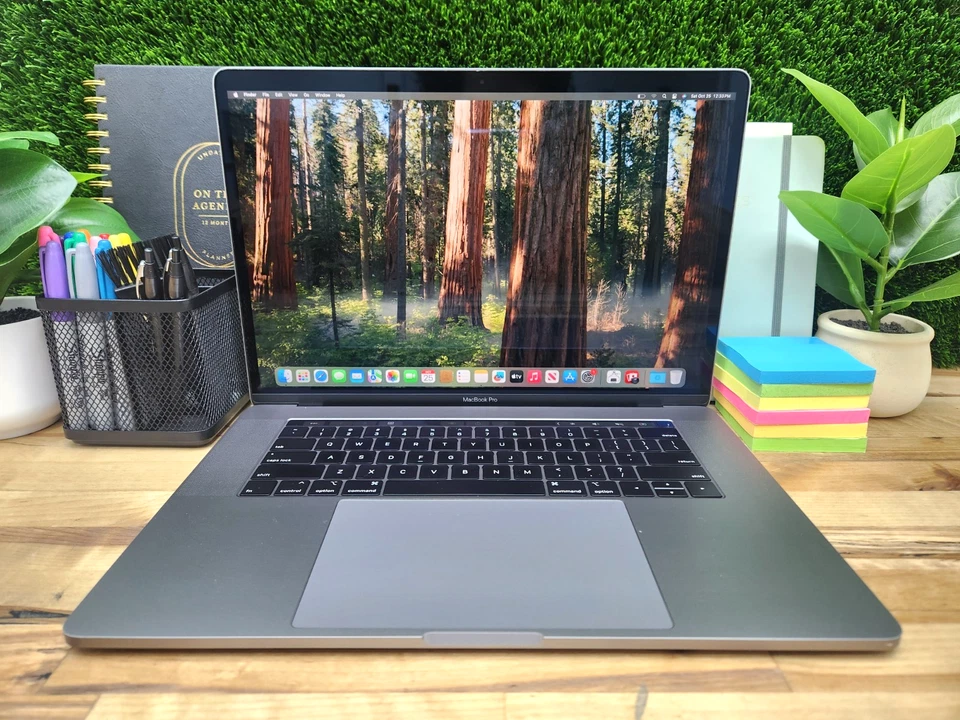 Apple MacBook Pro 2018 15" Core i9 2.9GHz 6-Core 32GB RAM 2TB SSD Pro Vega 20 ~ - Image 1 of 4