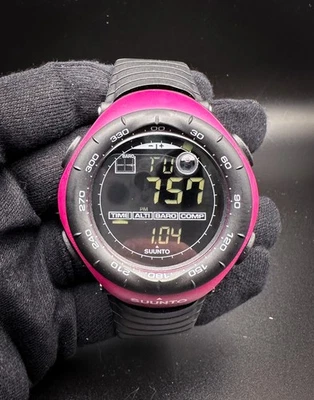NUEVO - Suunto Vector Violet Komen Edición BCRF Sin Usar - Caja COMPLETA y Documentos Foto 1 de 4