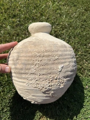 Tarro de cerámica tarro de olivo español incrustado intacto recuperado naufragio de la era de la flota 1715 Foto 1 de 4