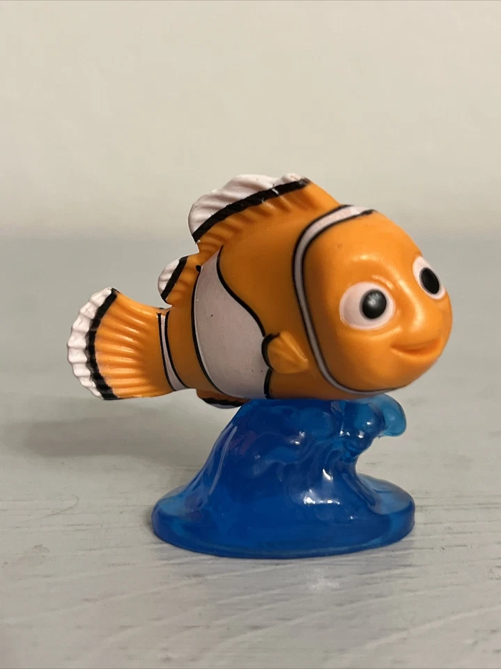 "FIGURA NEMO FISH FIND NEMO 1,5"" JUGUETE PLÁSTICO DISNEY/PIXAR (USADO)" Foto 1 de 4