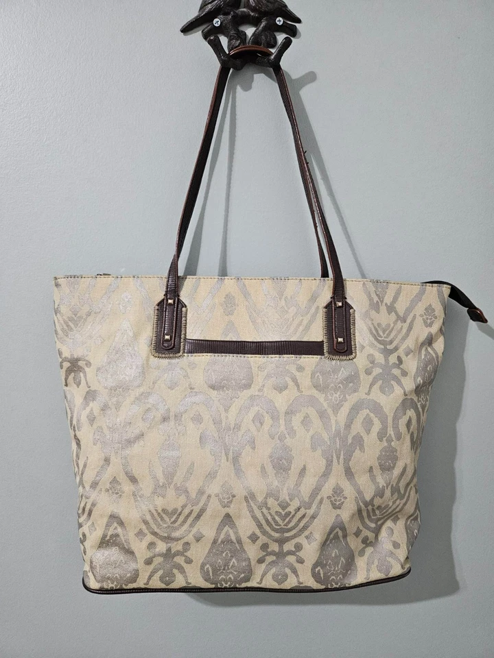 Bolso de Mano Stella & Dot Hello Sunshine Envejecido Metálico y Beige Lona Cierre con Cremallera Foto 1 de 4