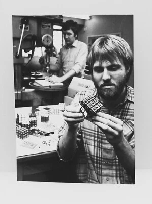 Zauberwürfel für Blinde Marburg Herstellung großes Foto - Bild 1 von 4