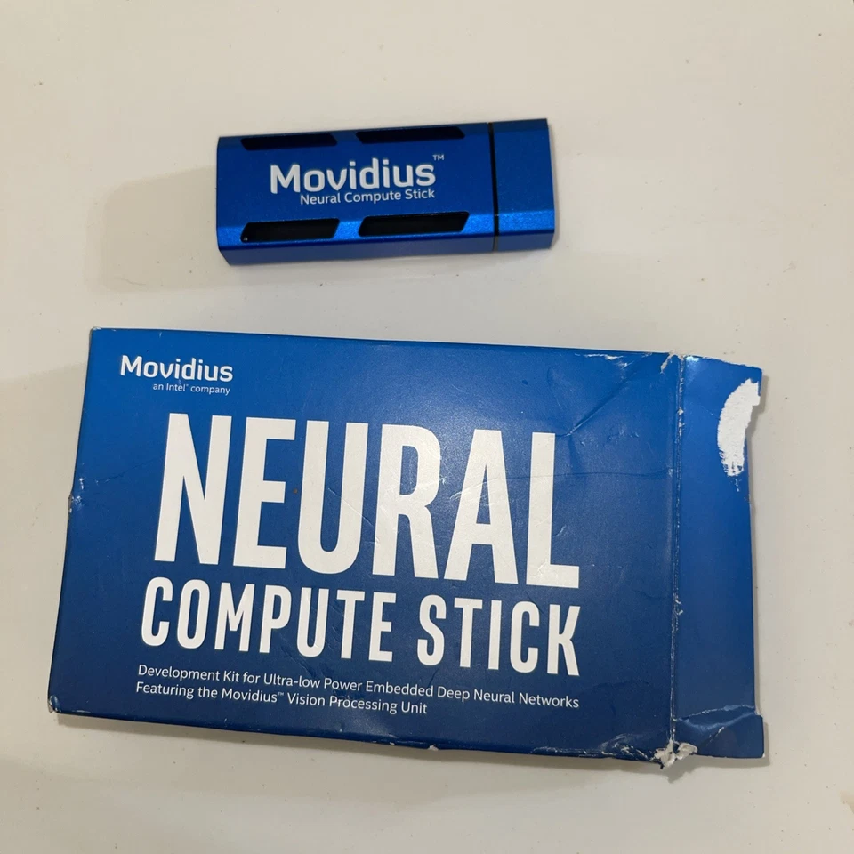 Intel NCSM2450.DK1 Movidius Neural Compute Stick NEW RETAIL BOX  - Image 1 of 2