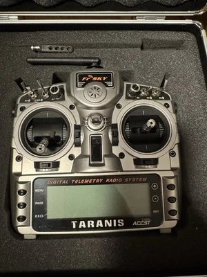 FrSky X9D Taranis PLUS  Mode 2 EU mit FrSky X8R 8/16 Kanal Empfänger, Neuwertig - Bild 1 von 2
