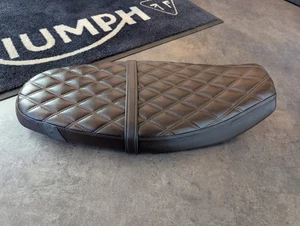 NEW OE Genuine Triumph Speed Twin 1200 Brown Quilted Seat - A9700629 - Foto 1 di 6